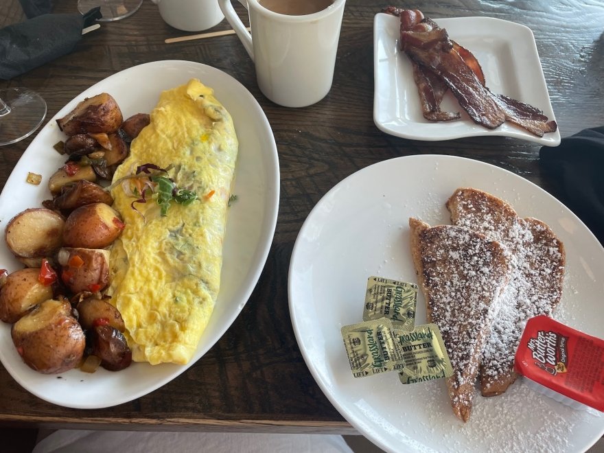 Malia's Cafe