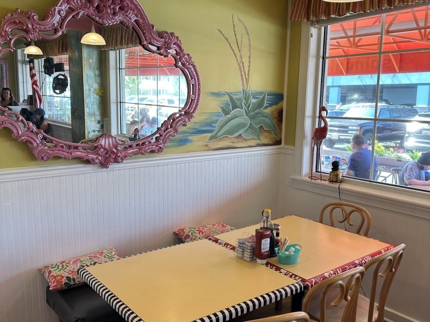 Malia's Cafe